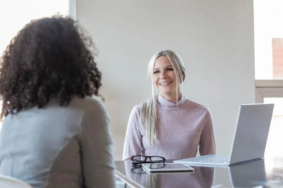 How a Life Coach Can Help You Create Lasting Change and Clarity