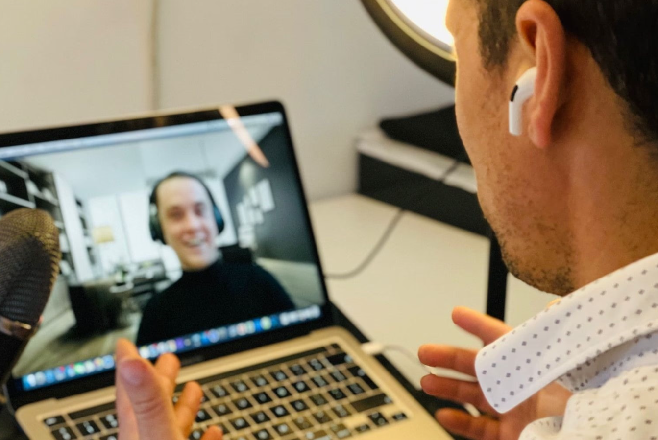 The Complete Guide to Remote High Ticket Closing Jobs: Skills, Income Potential, and How to Break In